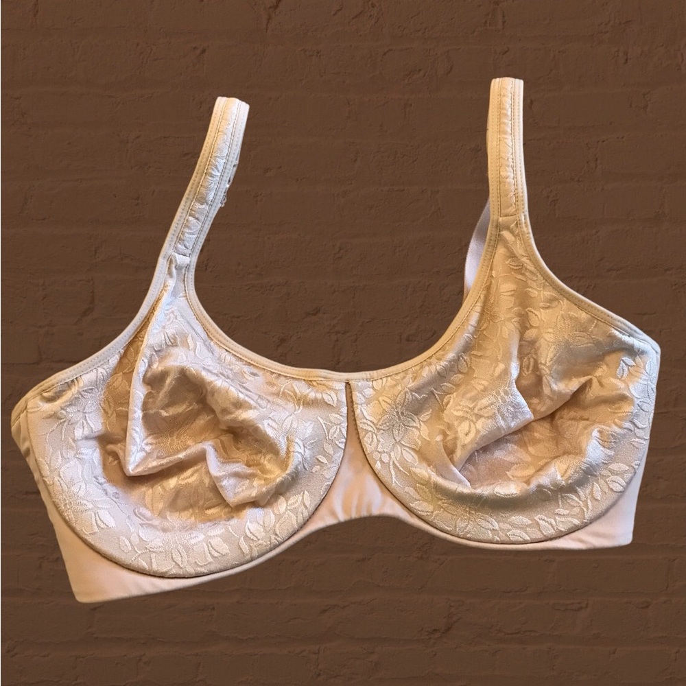 DELTA BURKE NUDE 2612-44‎ floral seamless comfort Underwire Bra Size 38D